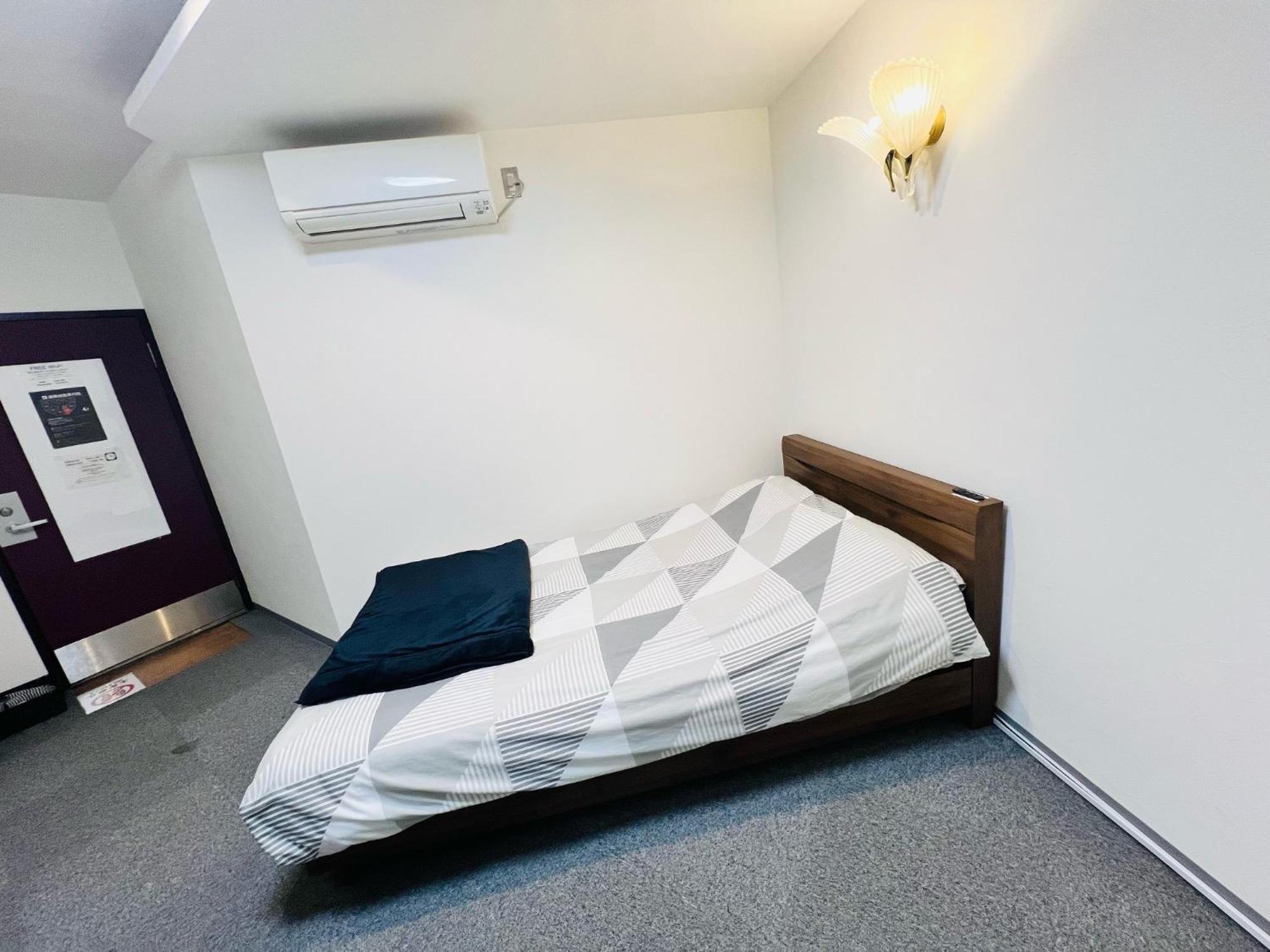 Hotel Leola - Vacation Stay 25772V Osaka Bagian luar foto